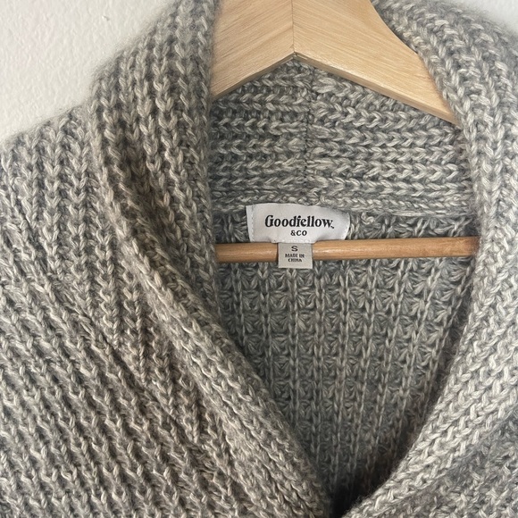 Cardigan - Picture 2 of 3